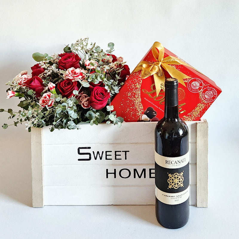 מארז אהבה פרימיום | קופסת עץ | זר אדום-לבן | שוקולד 215גר | יין אדום מובחר